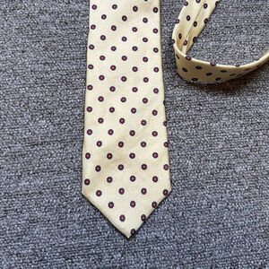 Givenchy Vintage 100% Imported Silk Yellow Pattern Tie